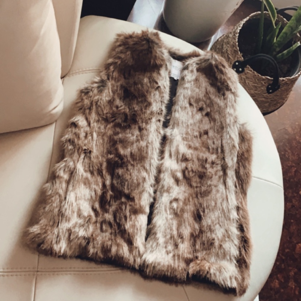 ZARA furr vest M